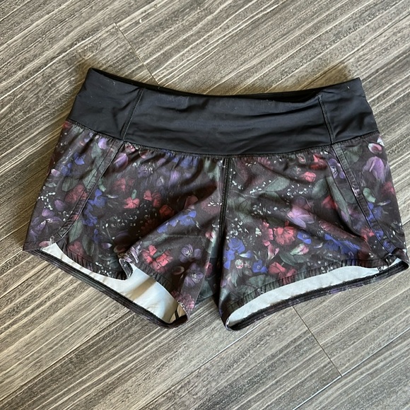 Lululemon Speed  Up Shorts - Picture 5 of 9
